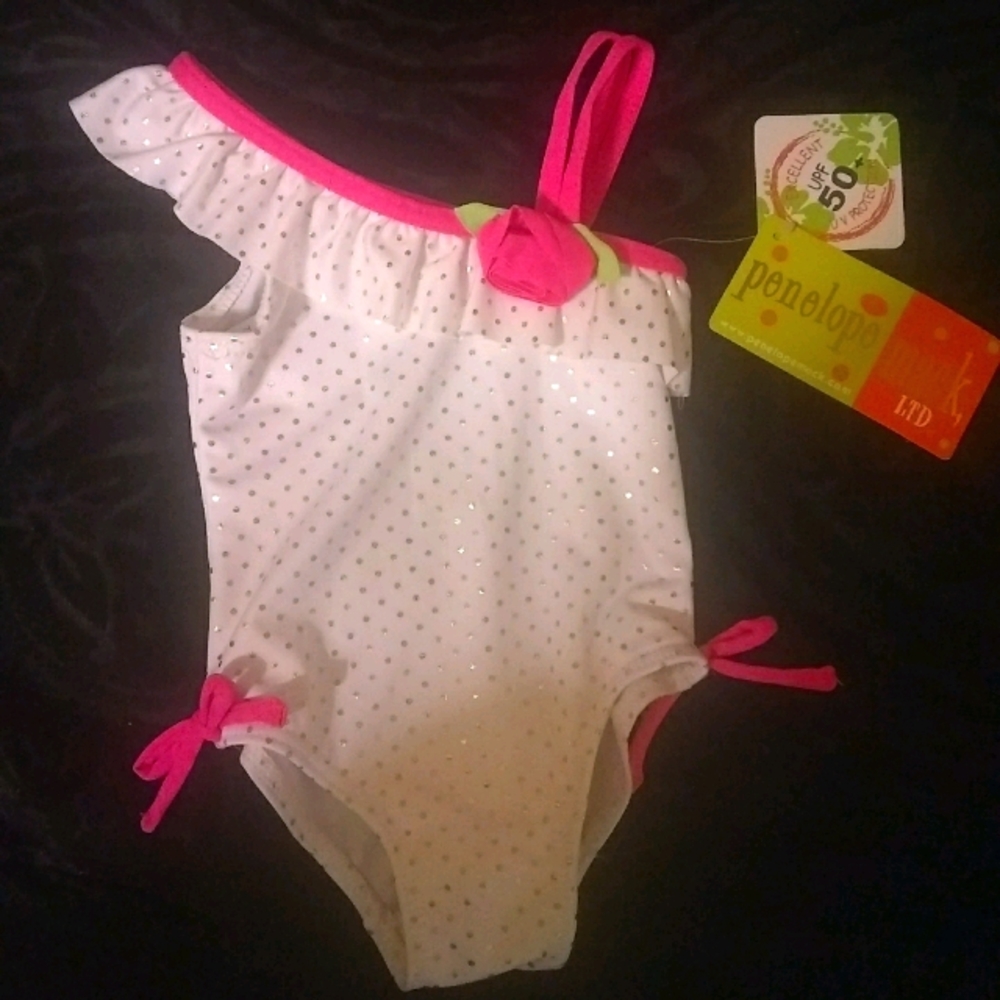NWT💥 One shoulder polkadot swimsuit